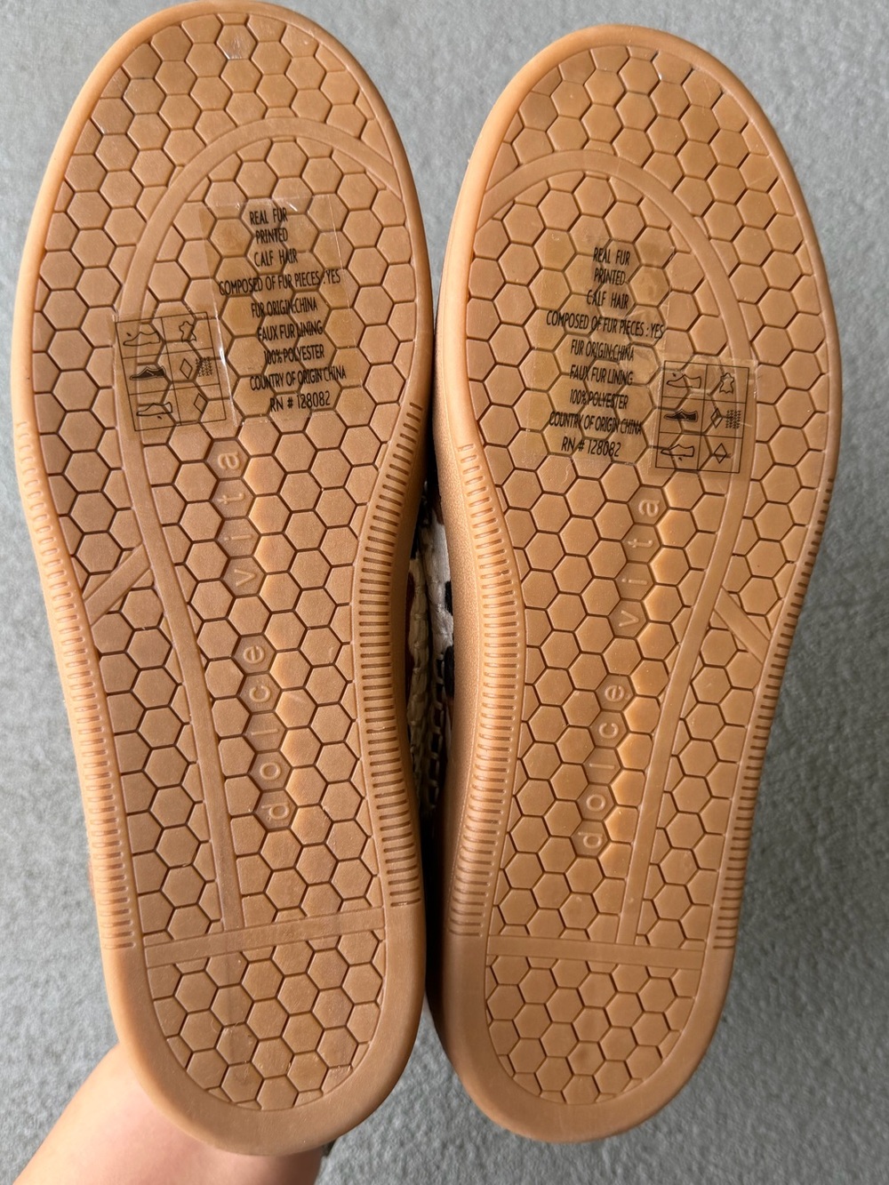 Dolce Vita Notice Slide Plush Slip On Sneakers Sz 8 Cow Hair Retro NWOB - Picture 7 of 8